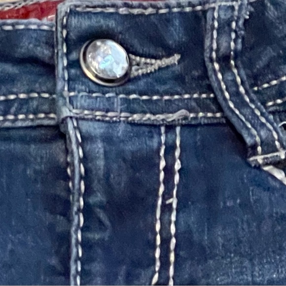 Arizona Jean Co. - Bermuda Blue Jean Short w/ Cute Pockets and Adjustable Waist - Picture 3 of 6